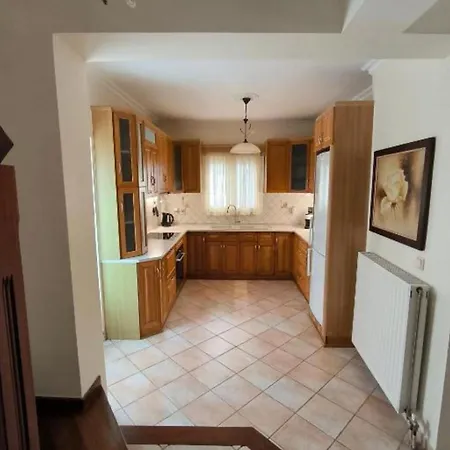 Marina Tsoukaládhes