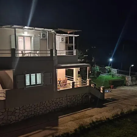 Marina * Tsoukaládhes