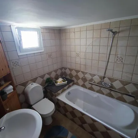 Willa Marina Tsoukaládhes