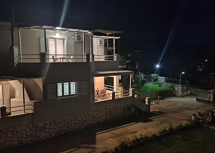Marina * Tsoukaládhes