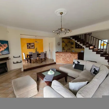 Marina * Tsoukaládhes